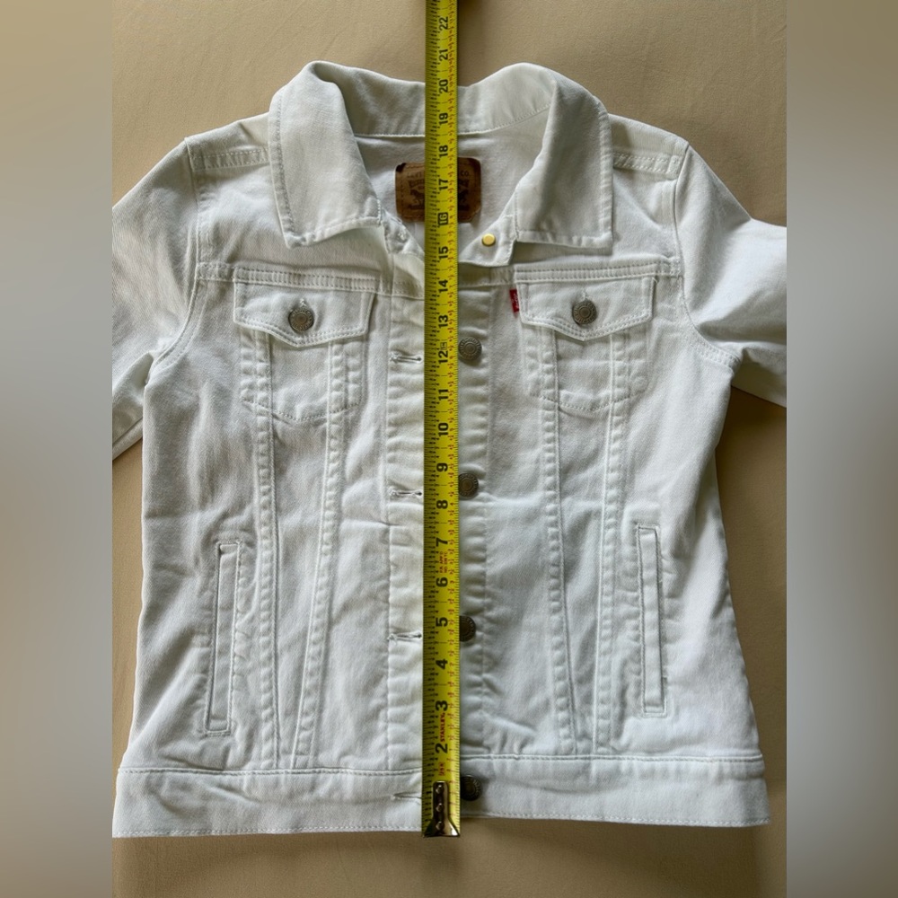 Levi’s Jean Jacket - Picture 9 of 16